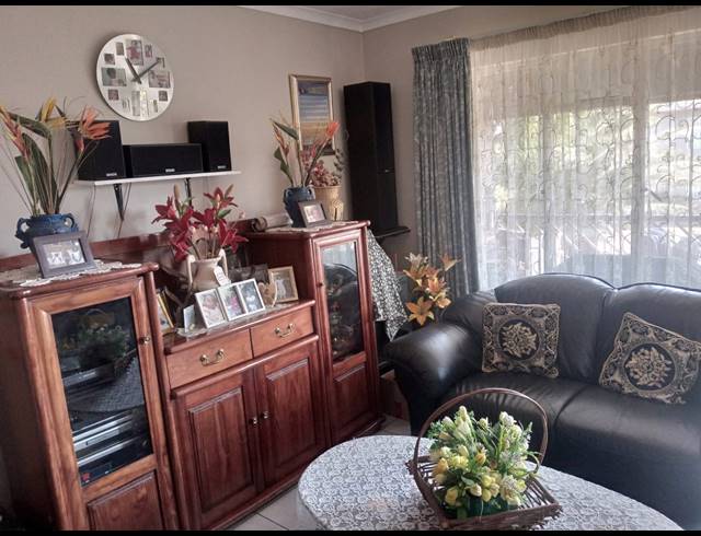 3 BEDROOM APARTMENT FOR SALE IN BENONI WEST